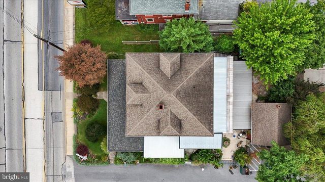 1055 LINCOLN WAY E, Chambersburg, PA 17201