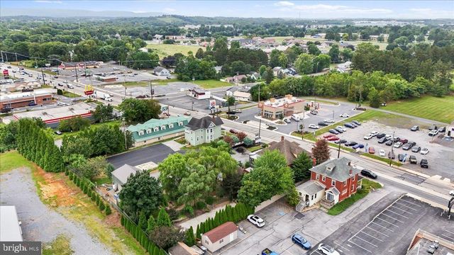 1055 LINCOLN WAY E, Chambersburg, PA 17201