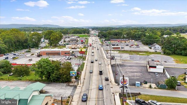 1055 LINCOLN WAY E, Chambersburg, PA 17201