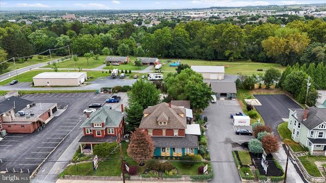 1055 LINCOLN WAY E, Chambersburg, PA 17201