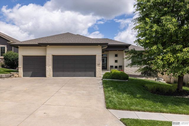 18710 Leavenworth Street, Omaha, NE 68022