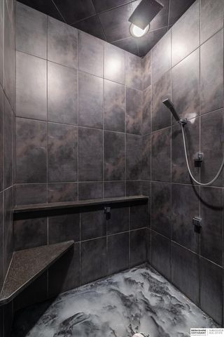 18710 Leavenworth Street, Omaha, NE 68022