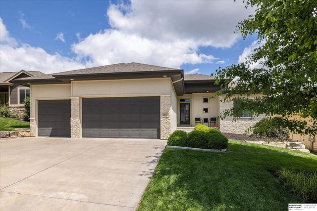 18710 Leavenworth Street, Omaha, NE 68022