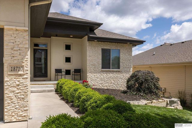 18710 Leavenworth Street, Omaha, NE 68022
