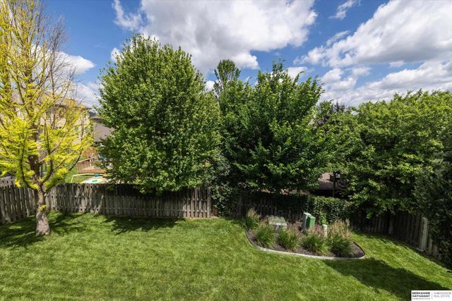 18710 Leavenworth Street, Omaha, NE 68022