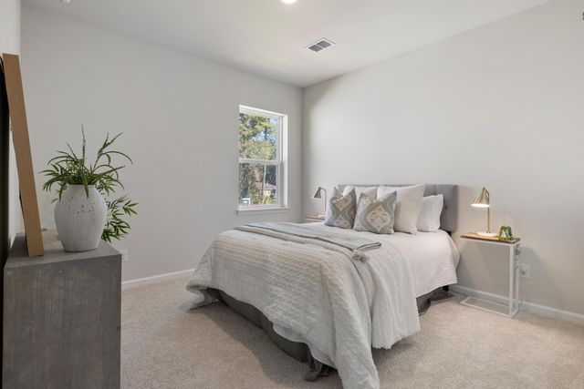 77 Birdie Way, Goose Creek, SC 29445