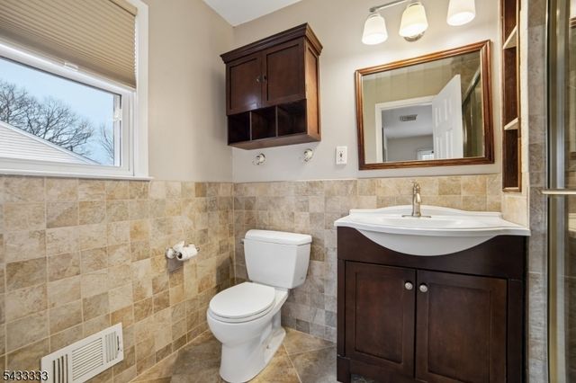 3 Carol Ct, Cranford Twp., NJ 07016