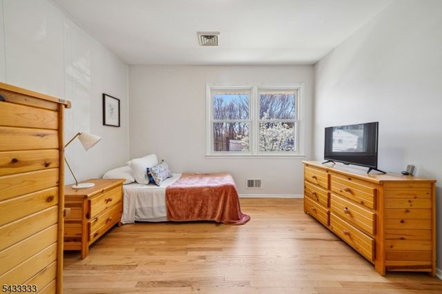 3 Carol Ct, Cranford Twp., NJ 07016