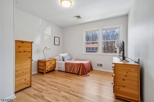 3 Carol Ct, Cranford Twp., NJ 07016