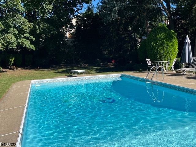 3 Carol Ct, Cranford Twp., NJ 07016