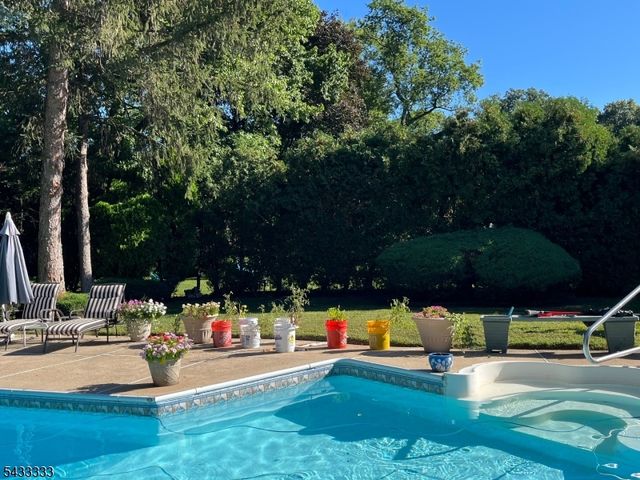 3 Carol Ct, Cranford Twp., NJ 07016
