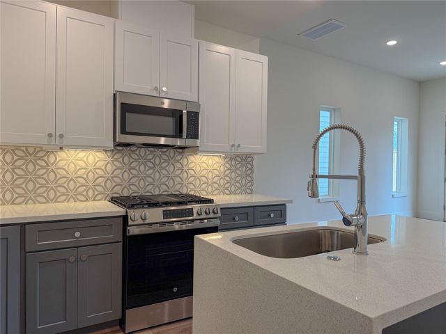 879 Rachel Street F, Houston, TX 77091