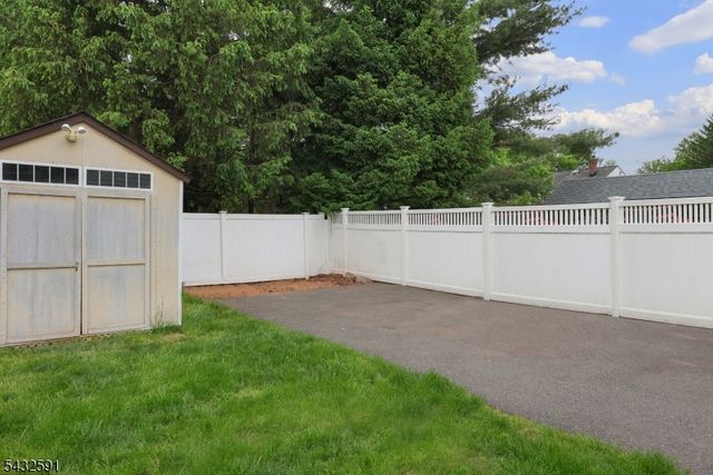 481 Albermarle St, Rahway City, NJ 07065