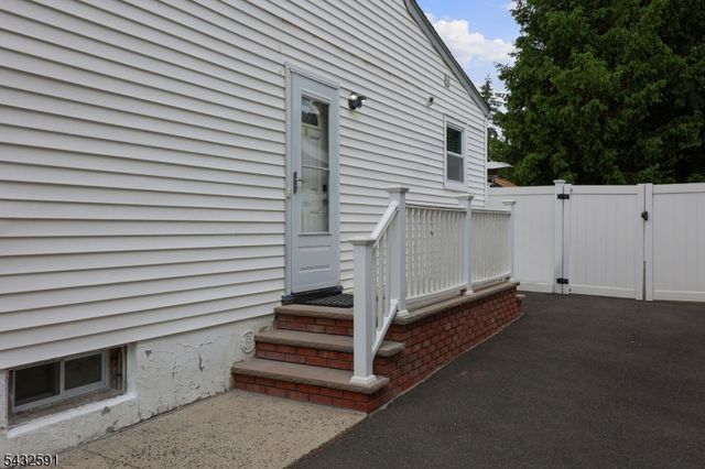 481 Albermarle St, Rahway City, NJ 07065
