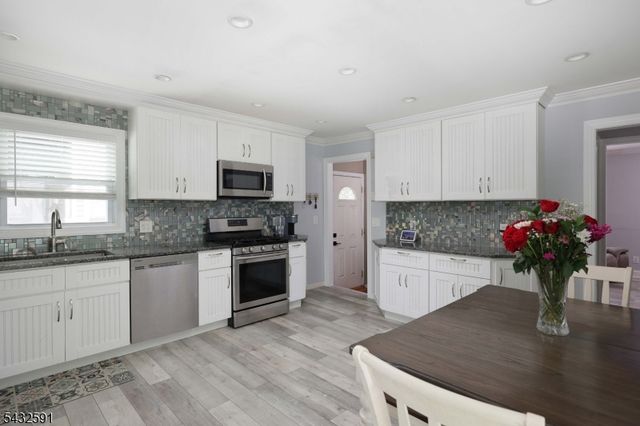 481 Albermarle St, Rahway City, NJ 07065