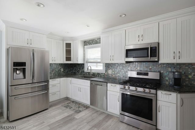 481 Albermarle St, Rahway City, NJ 07065