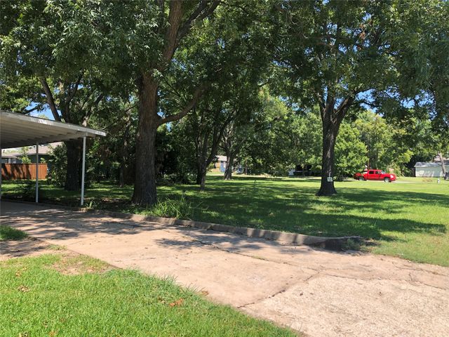 1115 W Lamar Street, Sherman, TX 75092