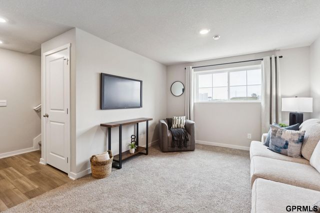 16518 Clay Street, Bennington, NE 68007