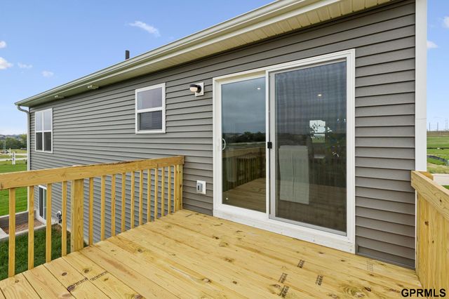 16518 Clay Street, Bennington, NE 68007