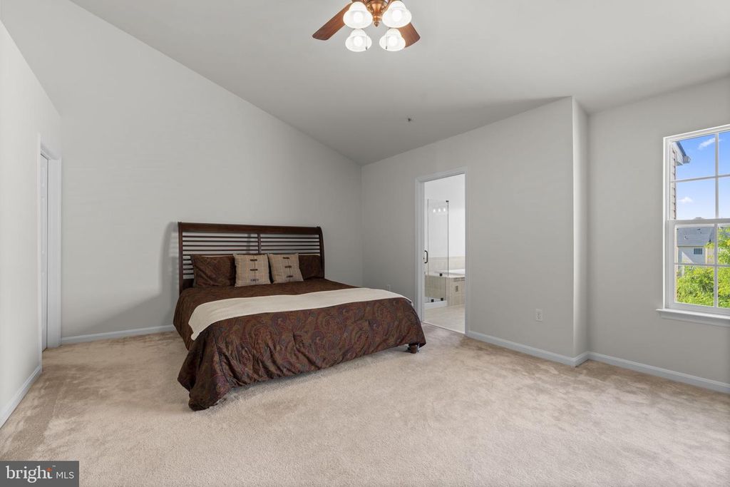 Image 14 of property listing at 1013 RAILBED DR, Odenton, MD 21113