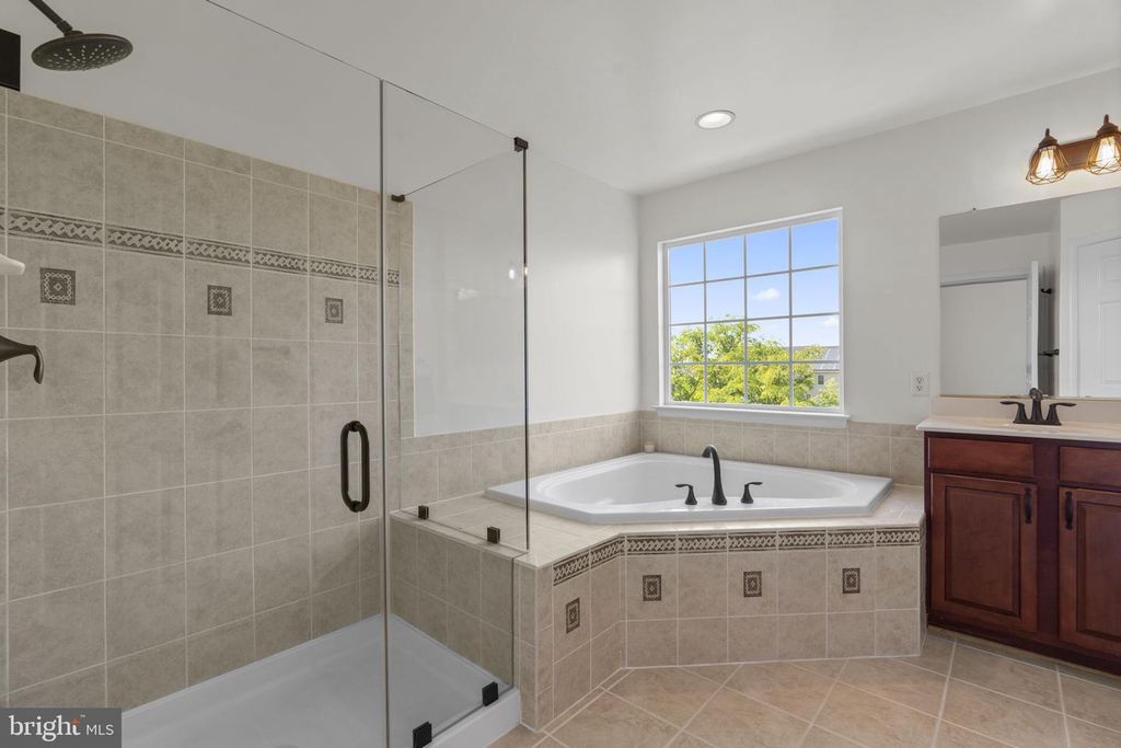 Image 17 of property listing at 1013 RAILBED DR, Odenton, MD 21113