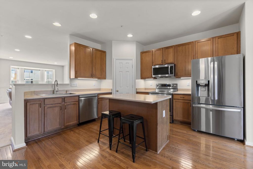Image 2 of property listing at 1013 RAILBED DR, Odenton, MD 21113