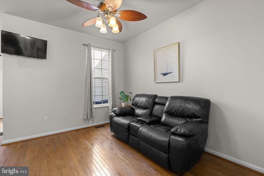 Image 6 of property listing at 1013 RAILBED DR, Odenton, MD 21113