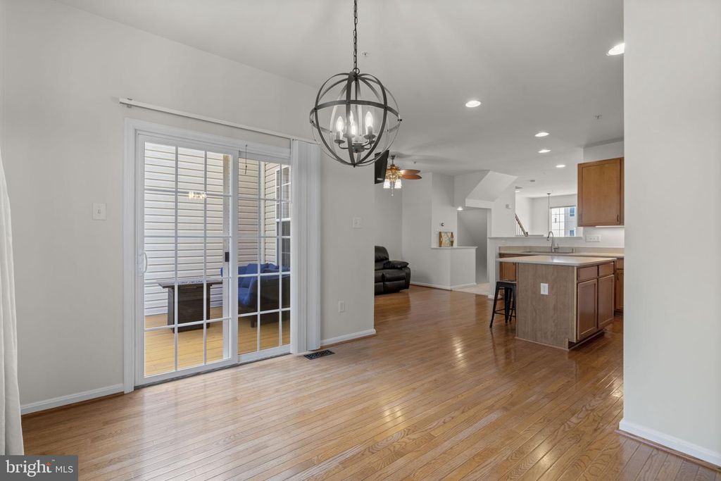 Image 9 of property listing at 1013 RAILBED DR, Odenton, MD 21113