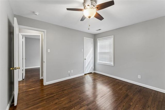 8549 Wornall Road, Kansas City, MO 64114
