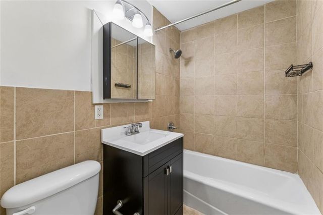 8549 Wornall Road, Kansas City, MO 64114