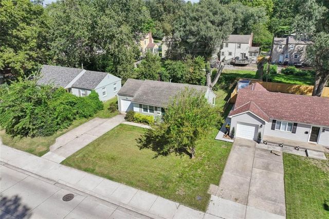 8549 Wornall Road, Kansas City, MO 64114