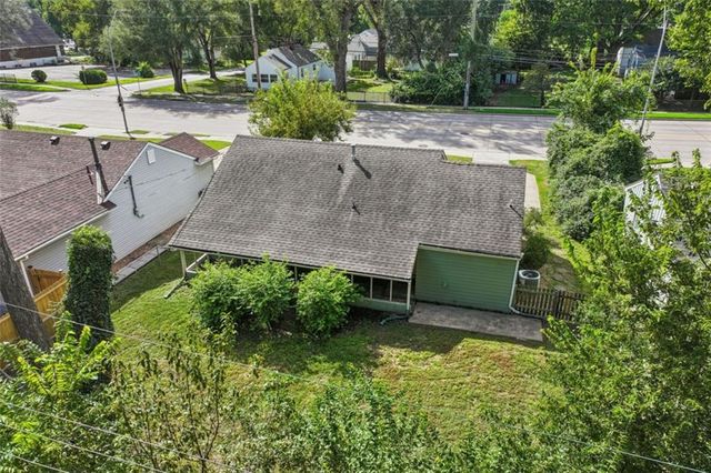 8549 Wornall Road, Kansas City, MO 64114