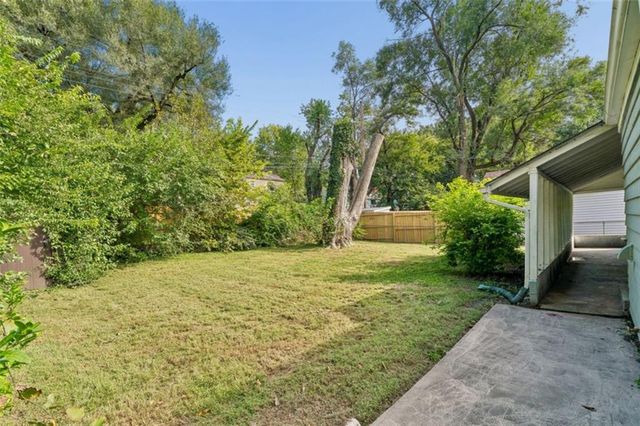 8549 Wornall Road, Kansas City, MO 64114