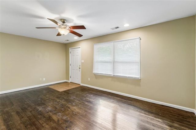 8549 Wornall Road, Kansas City, MO 64114