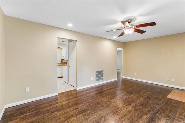 8549 Wornall Road, Kansas City, MO 64114