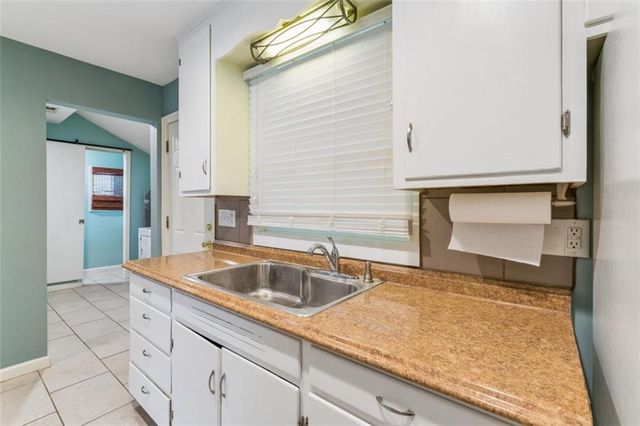8549 Wornall Road, Kansas City, MO 64114