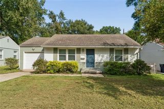 8549 Wornall Road, Kansas City, MO 64114
