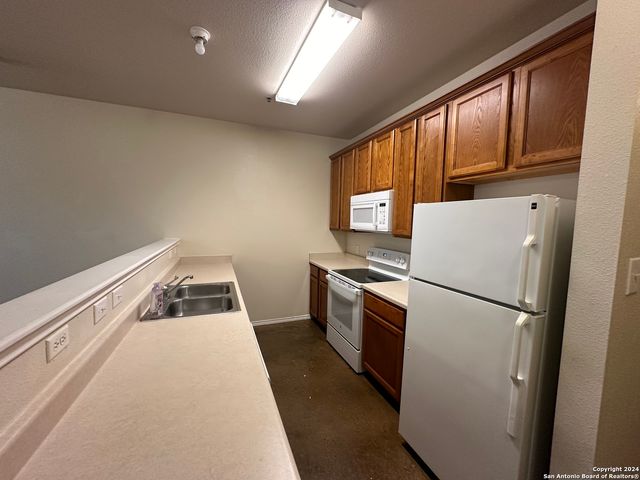 7303 Longing Trl Apt 2, San Antonio, TX 78244