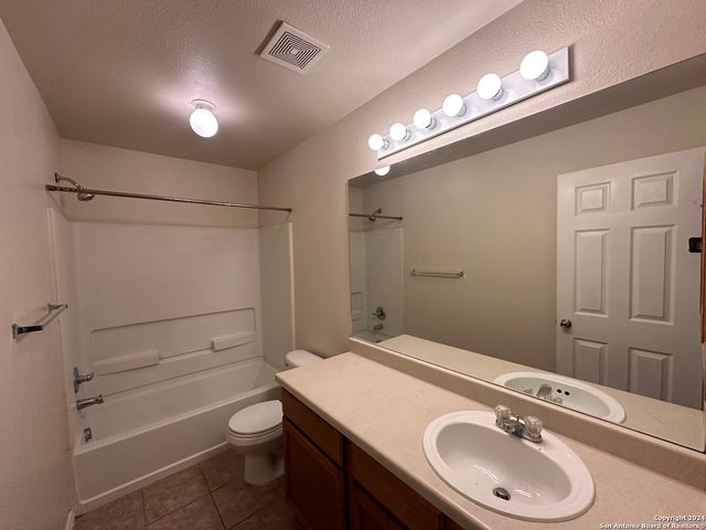 7303 Longing Trl Apt 2, San Antonio, TX 78244