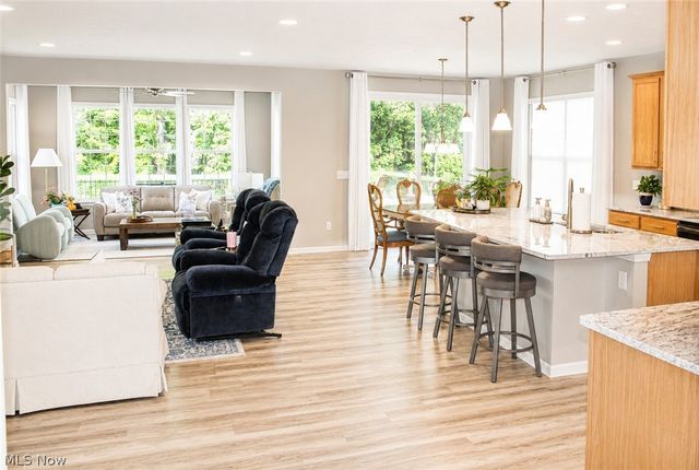 6616 Amber Way, North Ridgeville, OH 44039