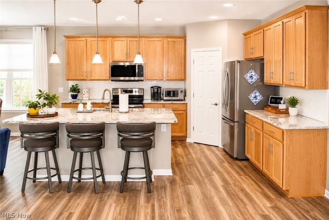 6616 Amber Way, North Ridgeville, OH 44039
