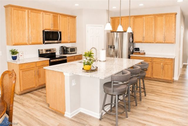 6616 Amber Way, North Ridgeville, OH 44039