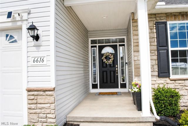 6616 Amber Way, North Ridgeville, OH 44039