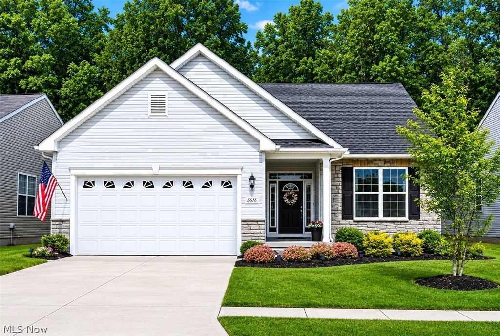 6616 Amber Way, North Ridgeville, OH 44039