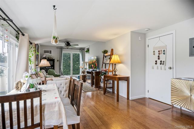 411 8th Street, Bohemia, NY 11716