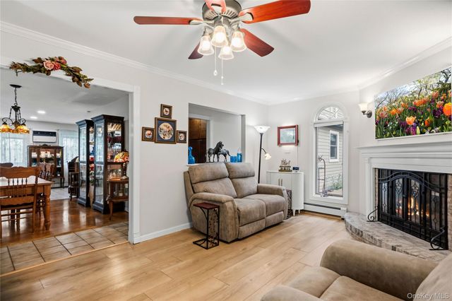 411 8th Street, Bohemia, NY 11716