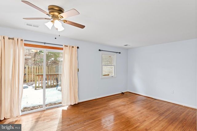 2053 MAYFLOWER DR, Woodbridge, VA 22192