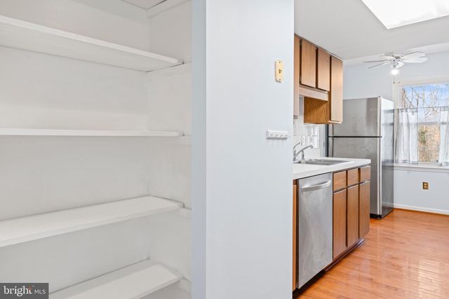 2053 MAYFLOWER DR, Woodbridge, VA 22192