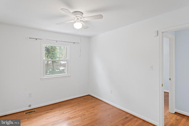 2053 MAYFLOWER DR, Woodbridge, VA 22192