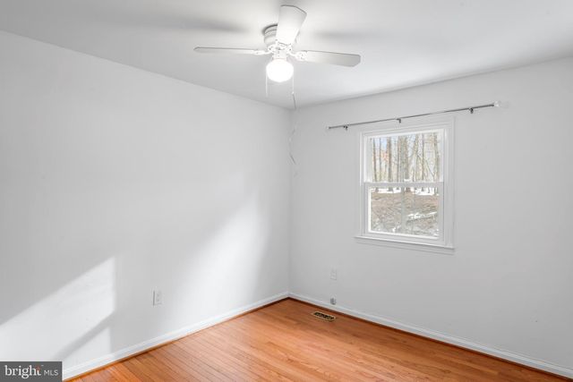 2053 MAYFLOWER DR, Woodbridge, VA 22192